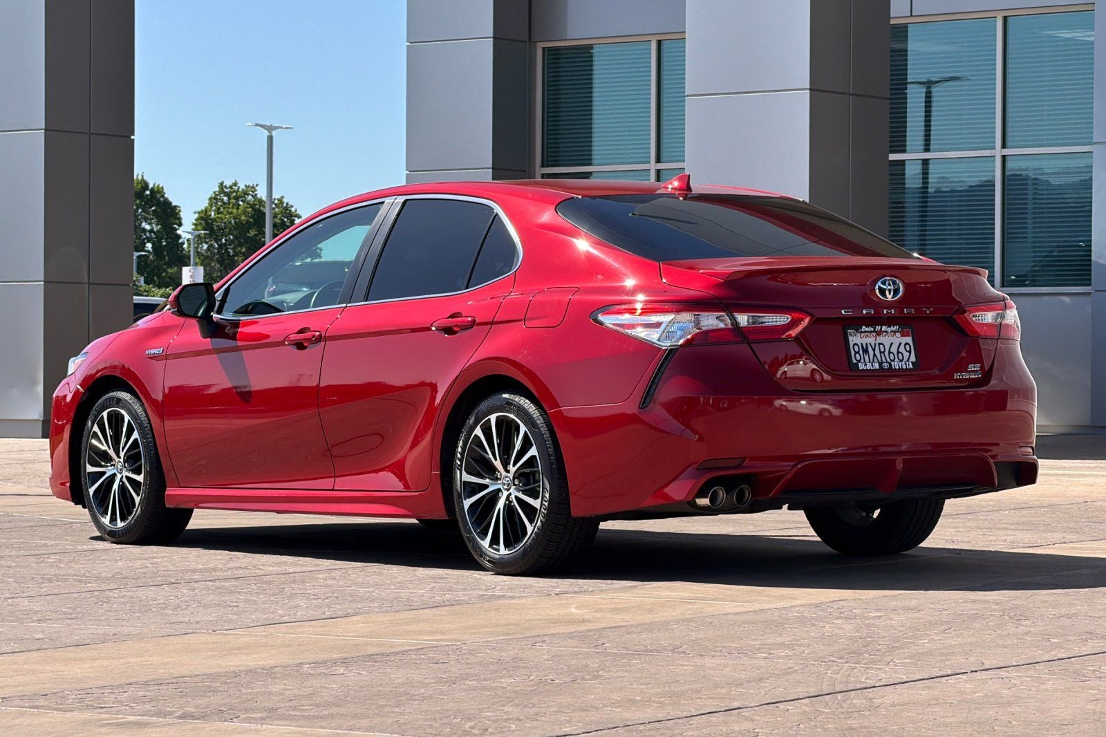 2020 Toyota Camry Hybrid SE