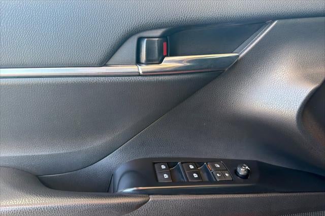 2020 Toyota Camry Hybrid SE