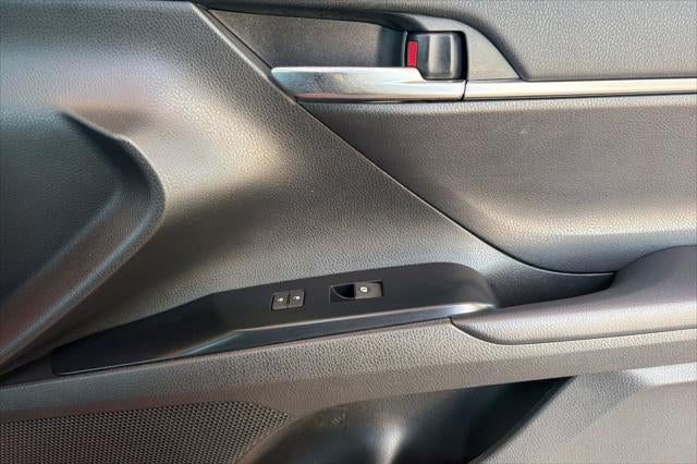 2020 Toyota Camry Hybrid SE