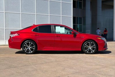 2020 Toyota Camry Hybrid SE