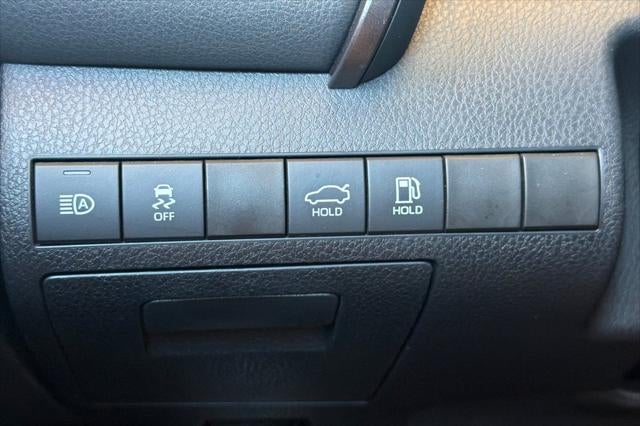 2020 Toyota Camry Hybrid SE