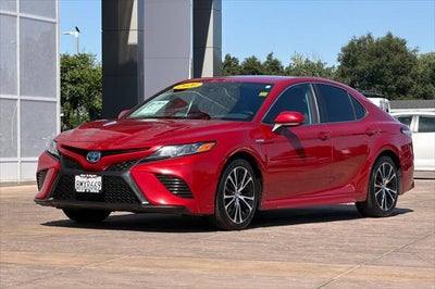 2020 Toyota Camry Hybrid SE