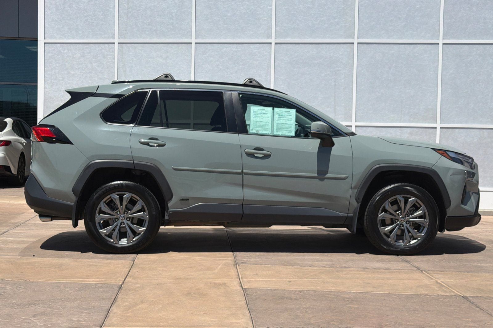 2022 Toyota RAV4 Hybrid XLE Premium