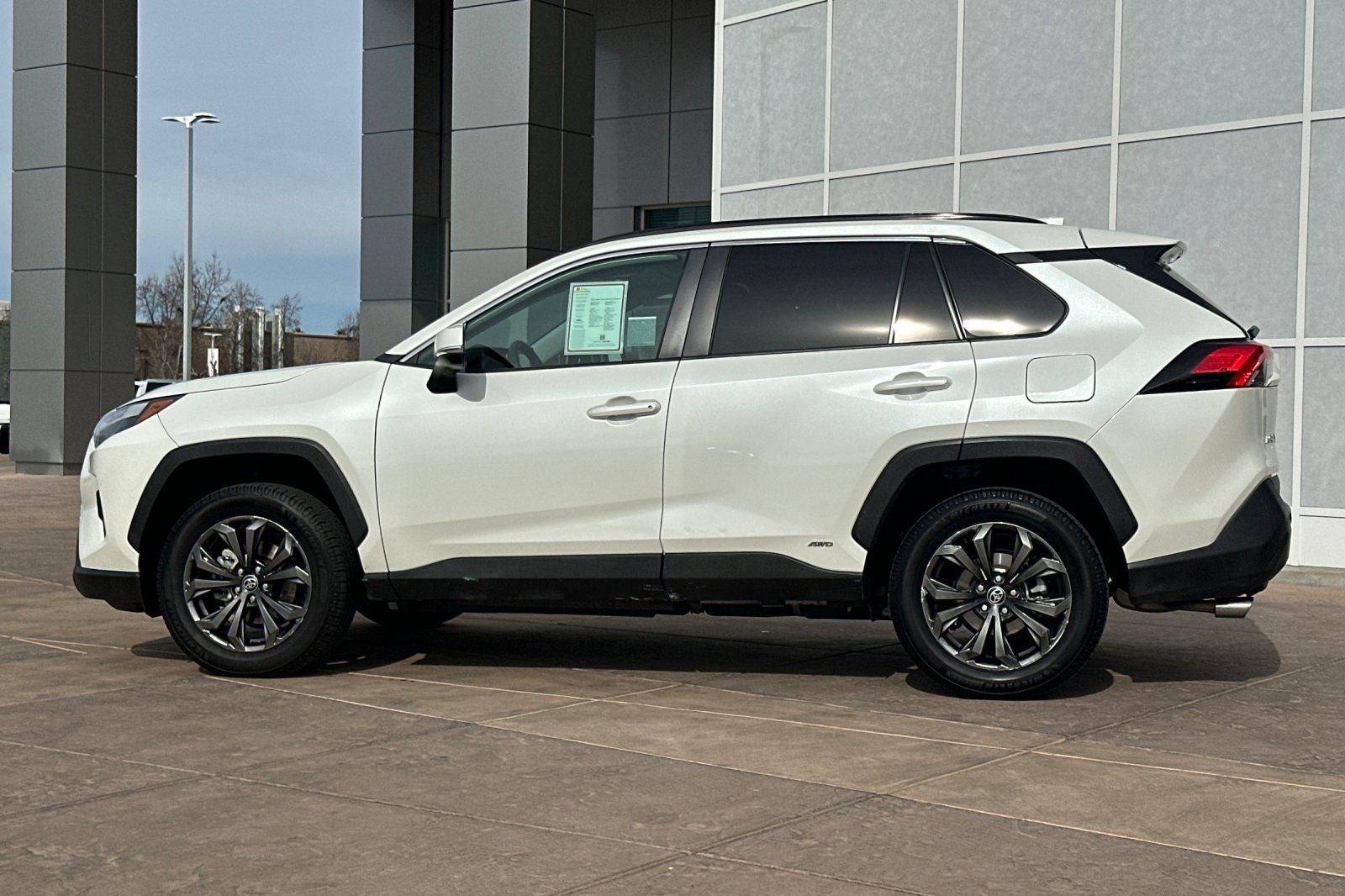 2022 Toyota RAV4 Hybrid XLE Premium