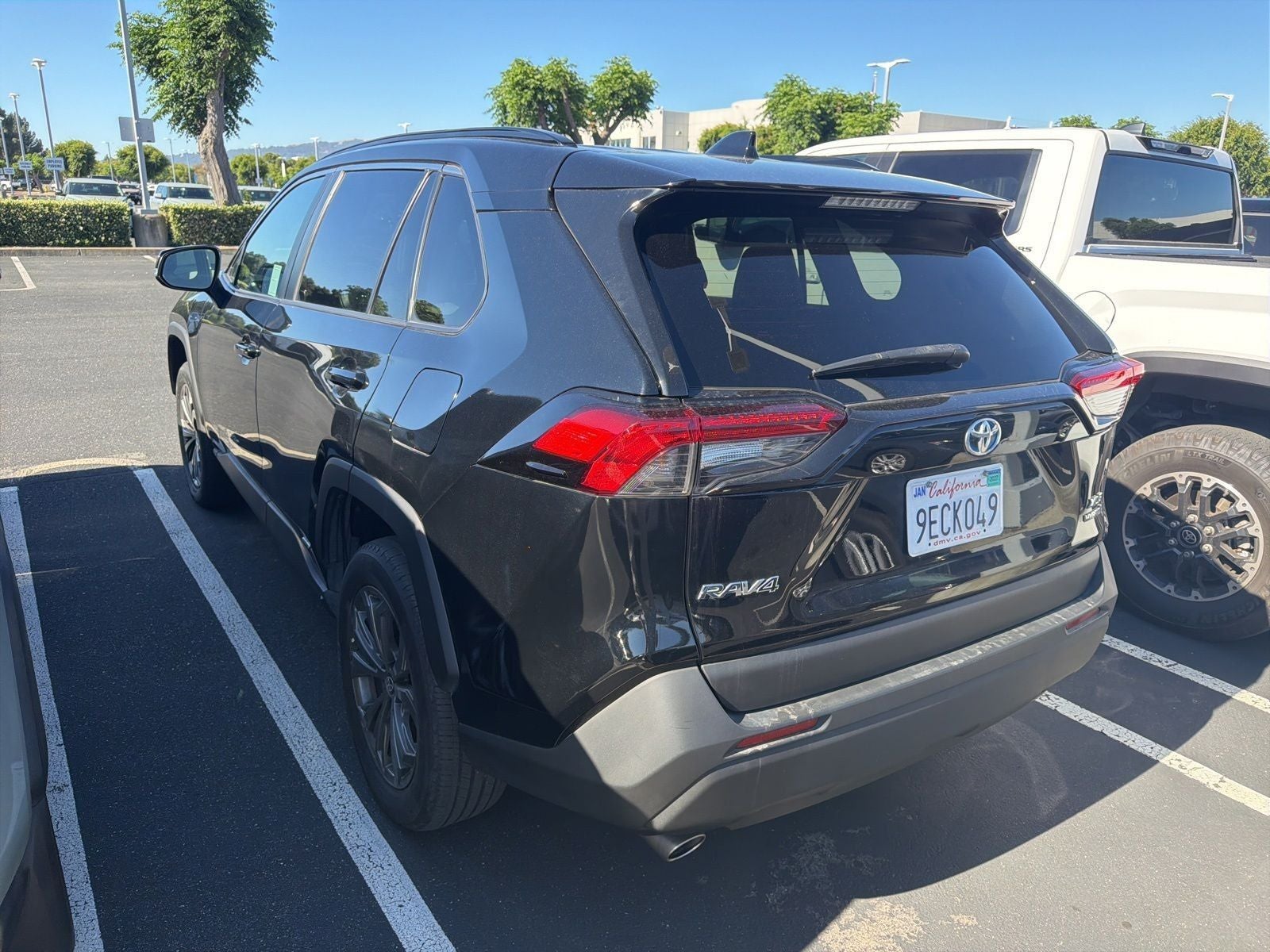 2022 Toyota RAV4 Hybrid XLE Premium