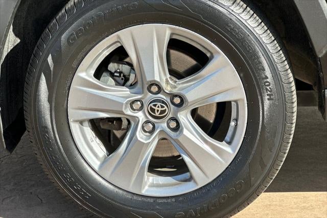 2022 Toyota RAV4 Hybrid LE