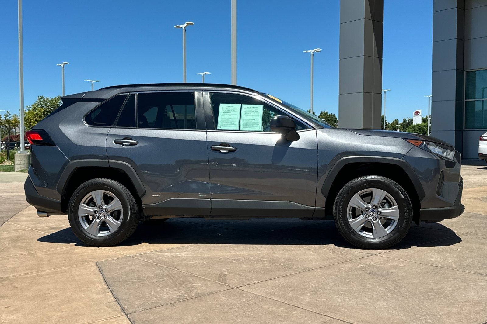 2022 Toyota RAV4 Hybrid LE