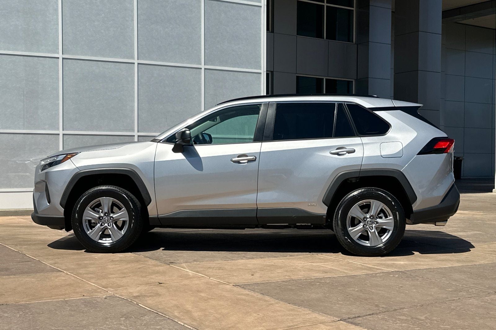 2023 Toyota RAV4 Hybrid LE