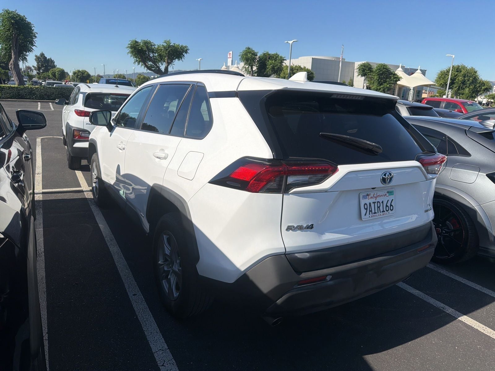 2022 Toyota RAV4 Hybrid LE