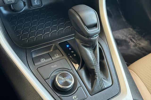 2022 Toyota RAV4 Hybrid LE