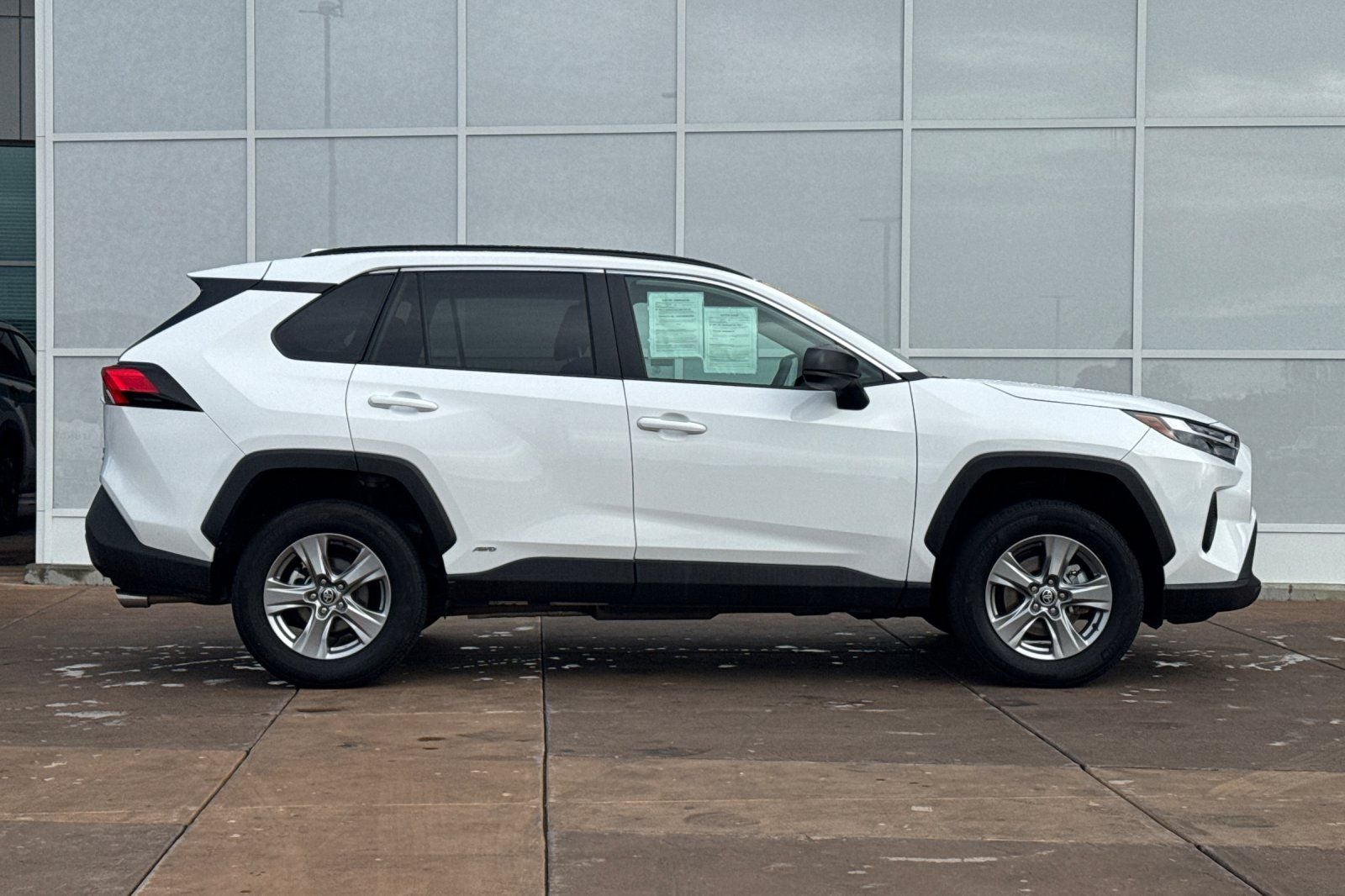 2025 Toyota RAV4 Hybrid LE