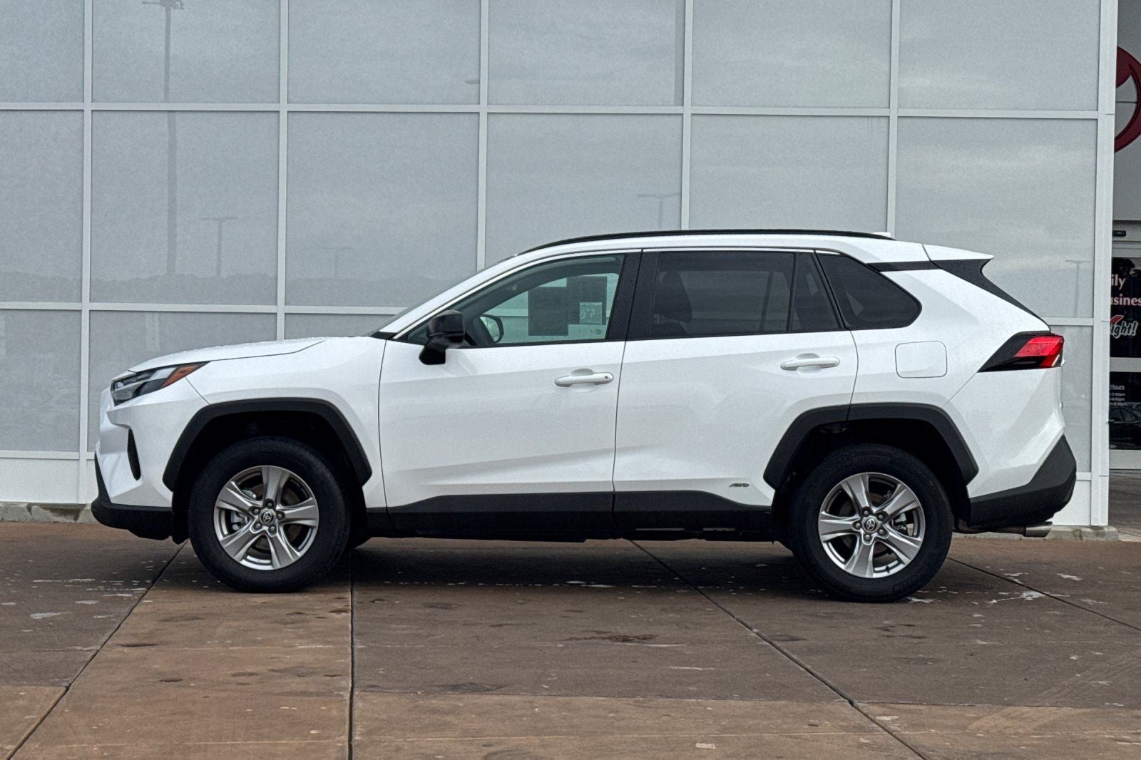 2025 Toyota RAV4 Hybrid LE