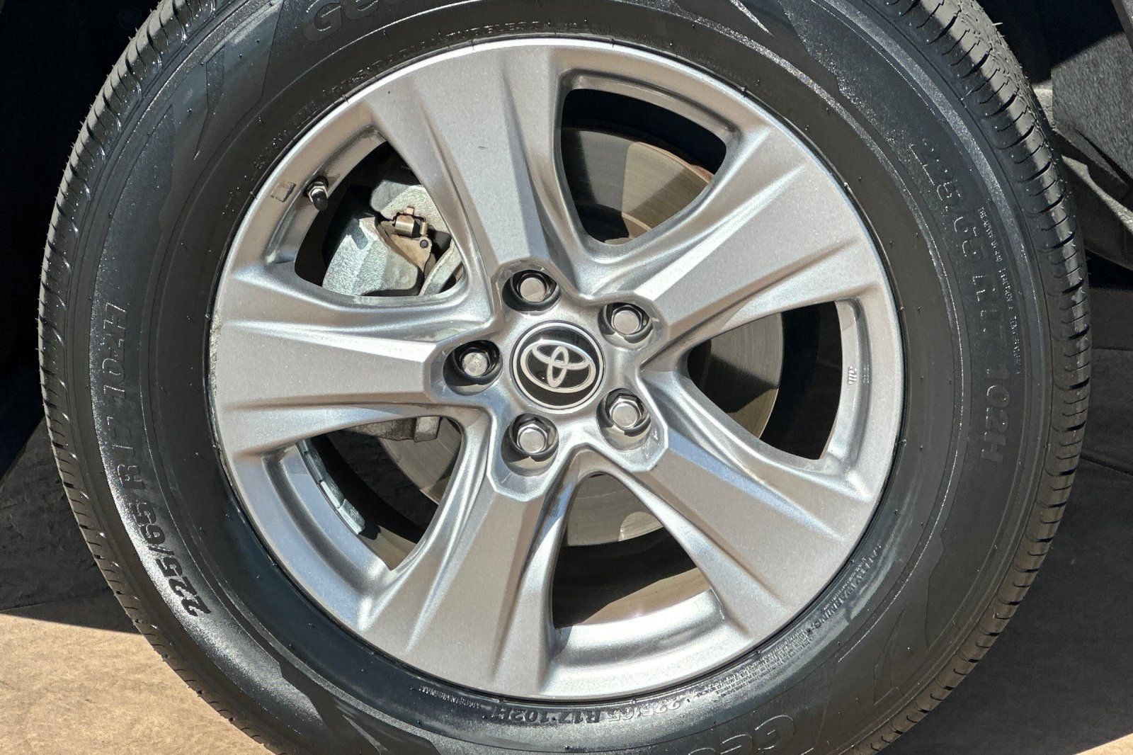 2023 Toyota RAV4 Hybrid LE