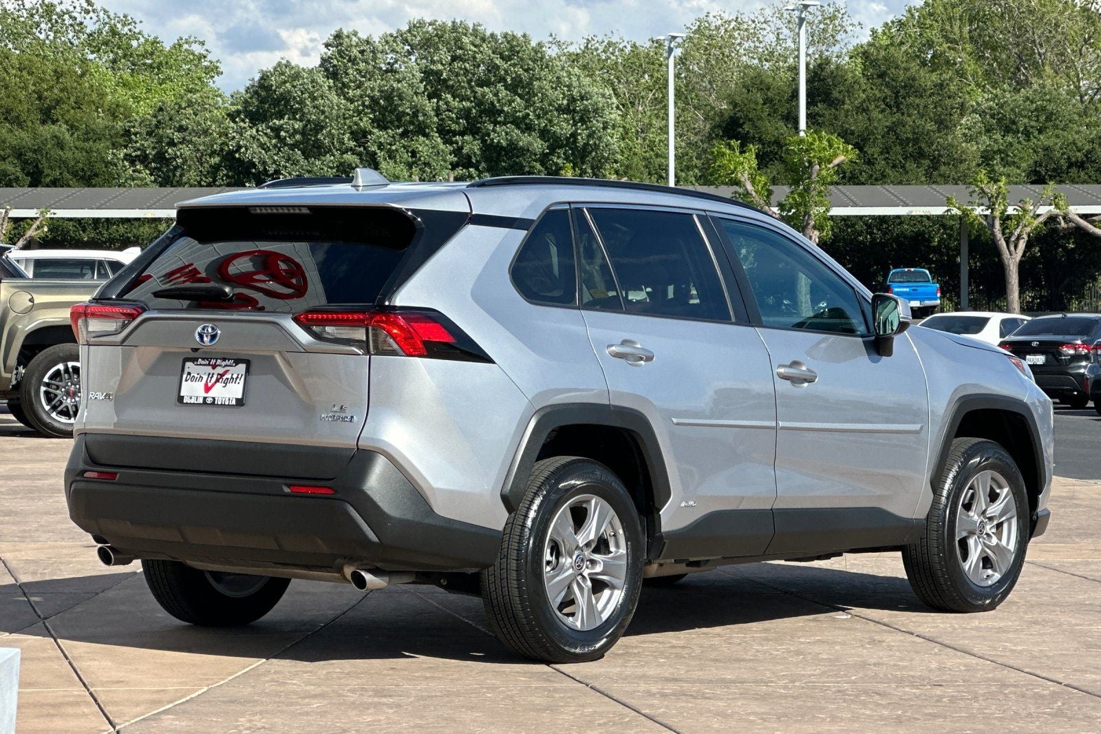 2023 Toyota RAV4 Hybrid LE