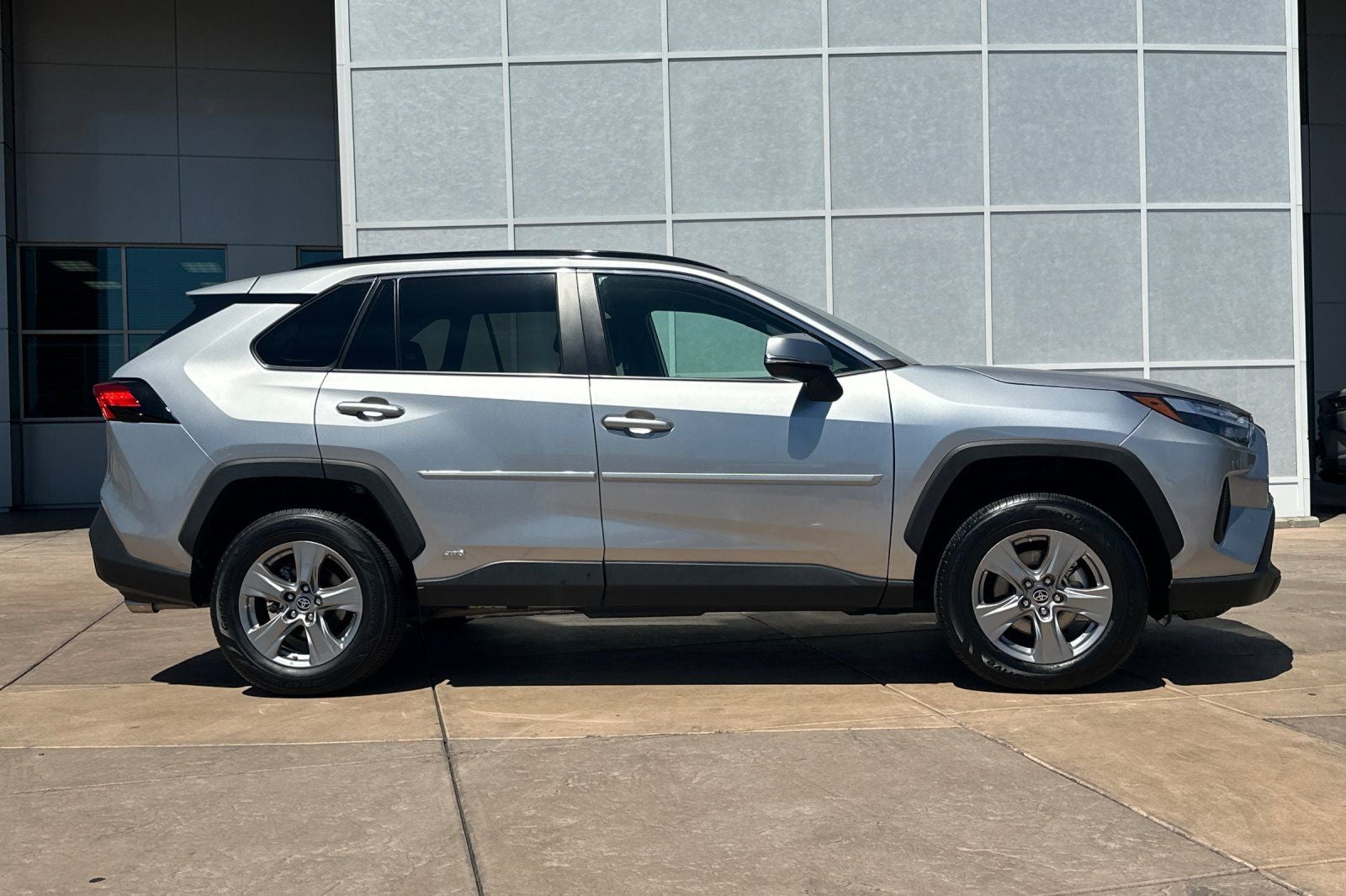 2023 Toyota RAV4 Hybrid LE