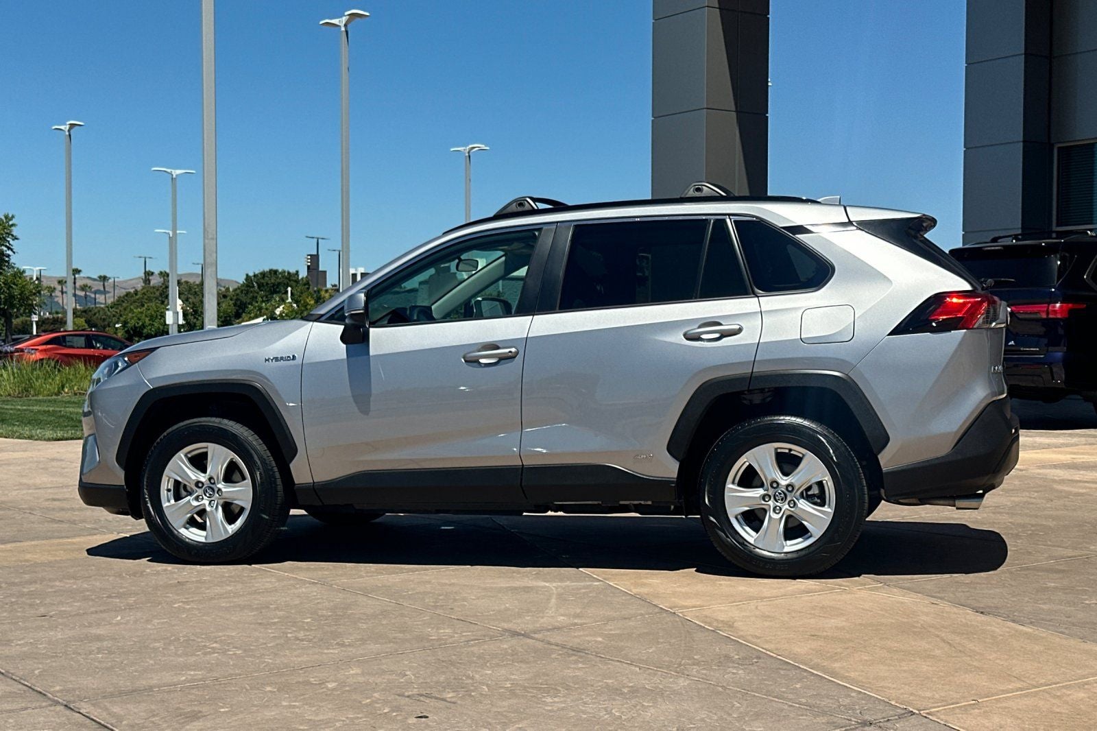 2021 Toyota RAV4 Hybrid XLE