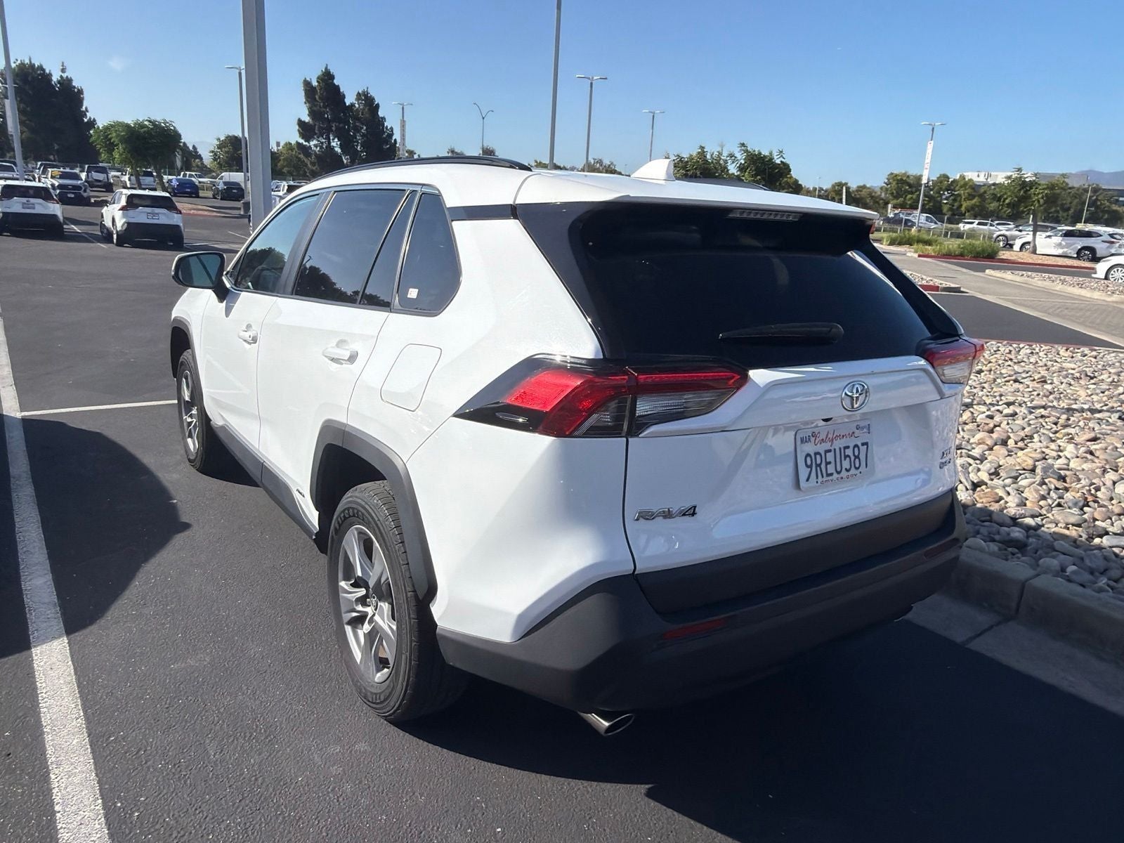2025 Toyota RAV4 Hybrid XLE