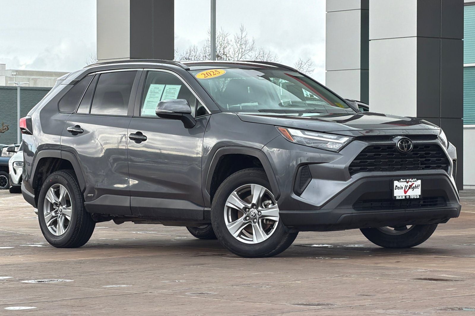 2025 Toyota RAV4 Hybrid XLE