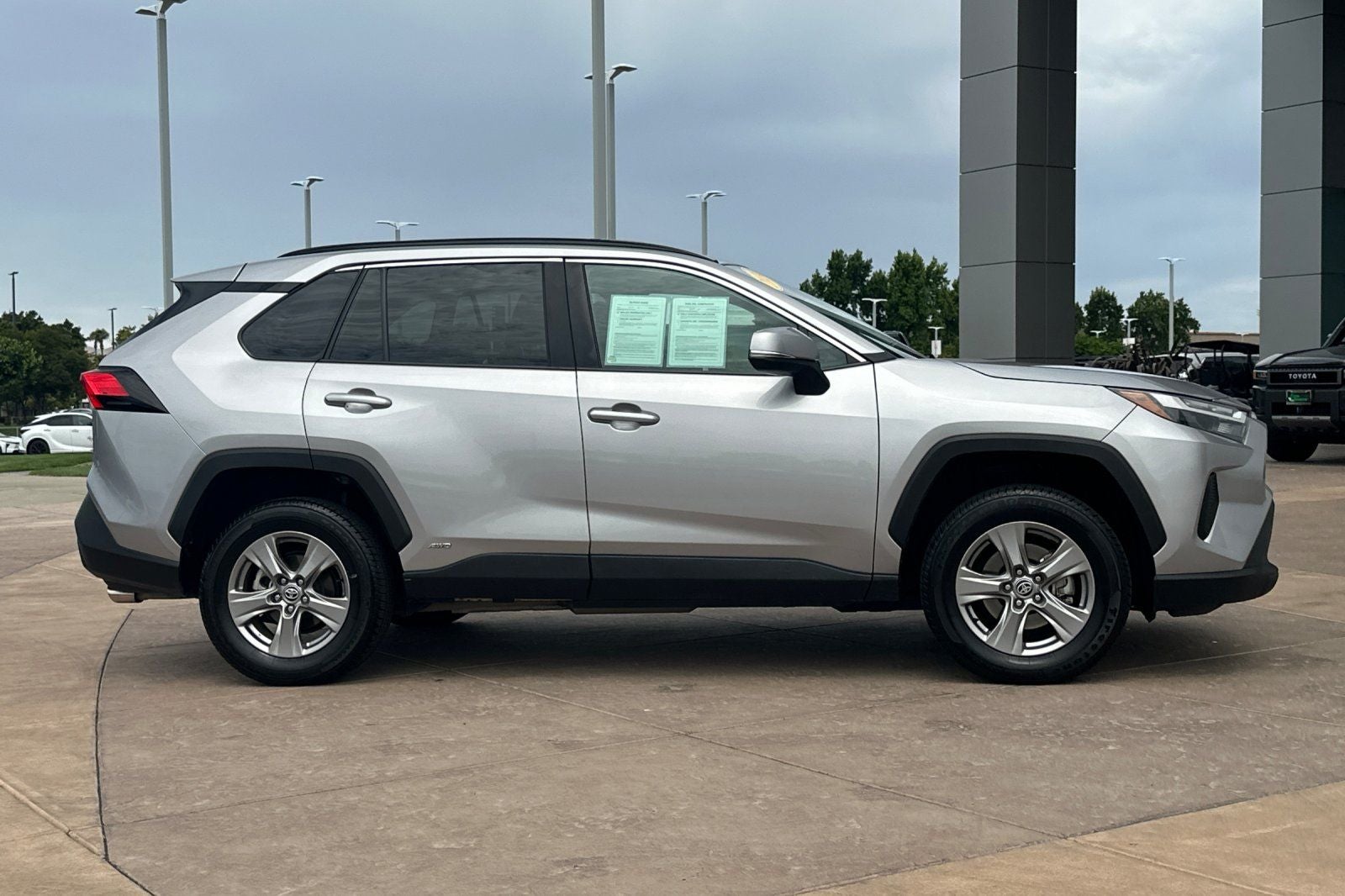2024 Toyota RAV4 Hybrid XLE