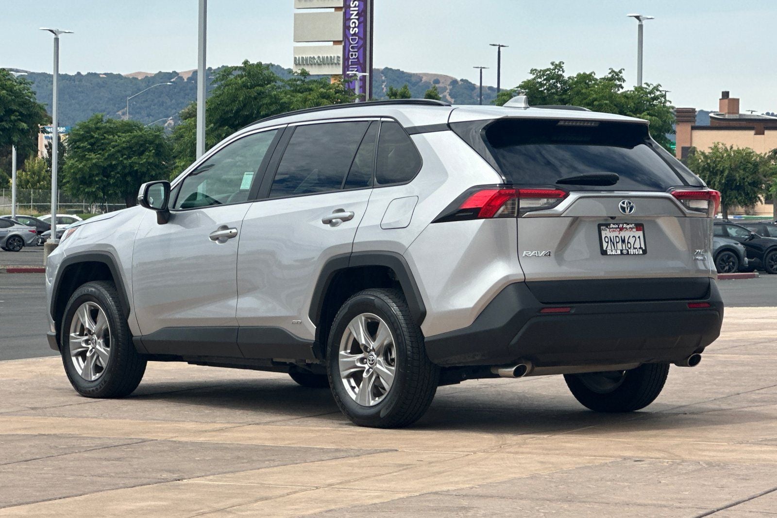 2024 Toyota RAV4 Hybrid XLE
