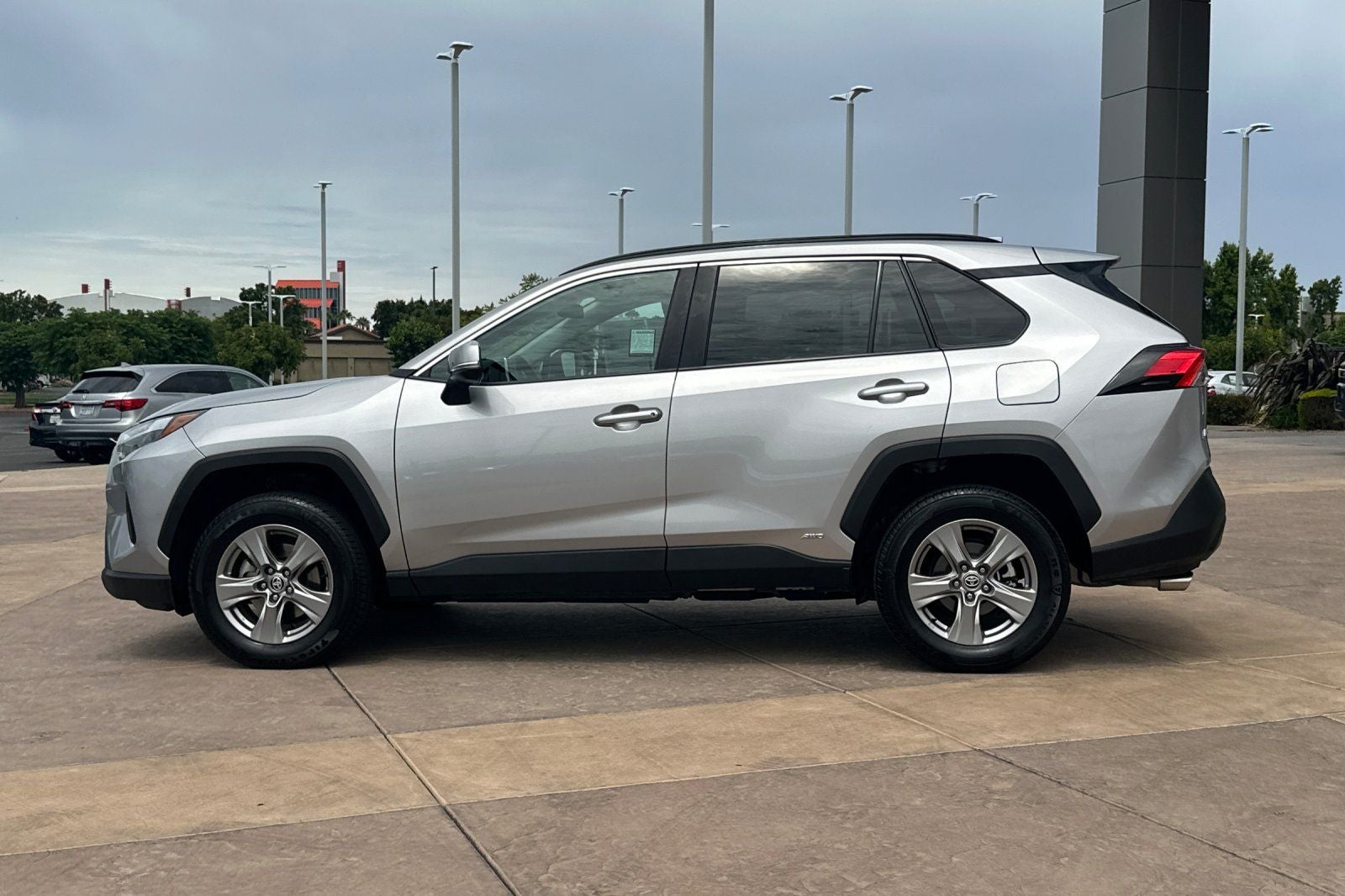 2024 Toyota RAV4 Hybrid XLE