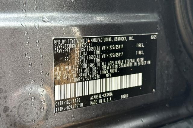 2025 Toyota RAV4 Hybrid XLE