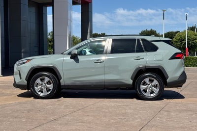 2022 Toyota RAV4 Hybrid XLE