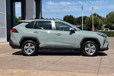 2022 Toyota RAV4 Hybrid XLE