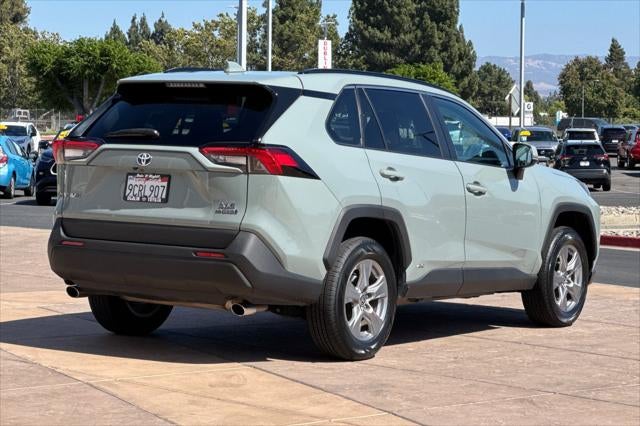 2022 Toyota RAV4 Hybrid XLE