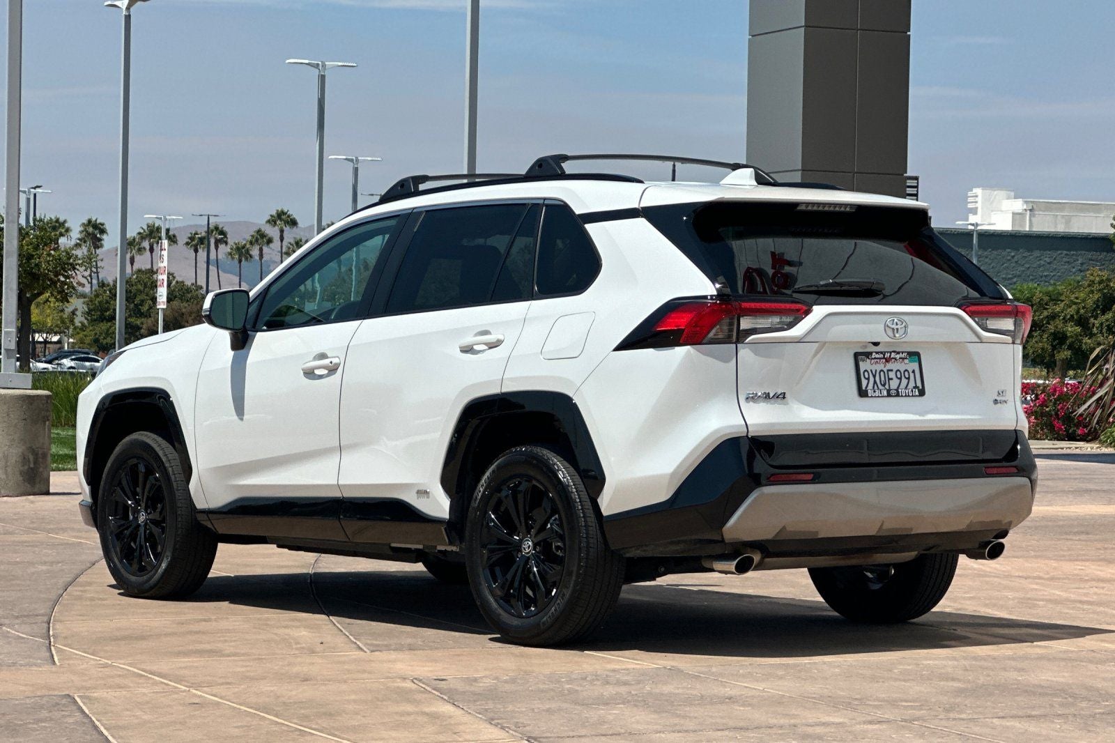 2025 Toyota RAV4 Hybrid SE