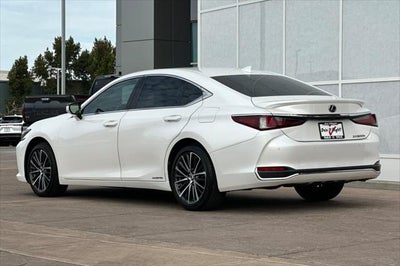 2022 Lexus ES 300h
