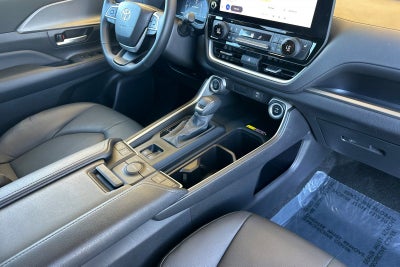 2025 Toyota Grand Highlander LE