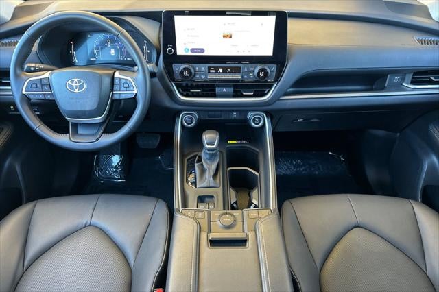 2025 Toyota Grand Highlander LE