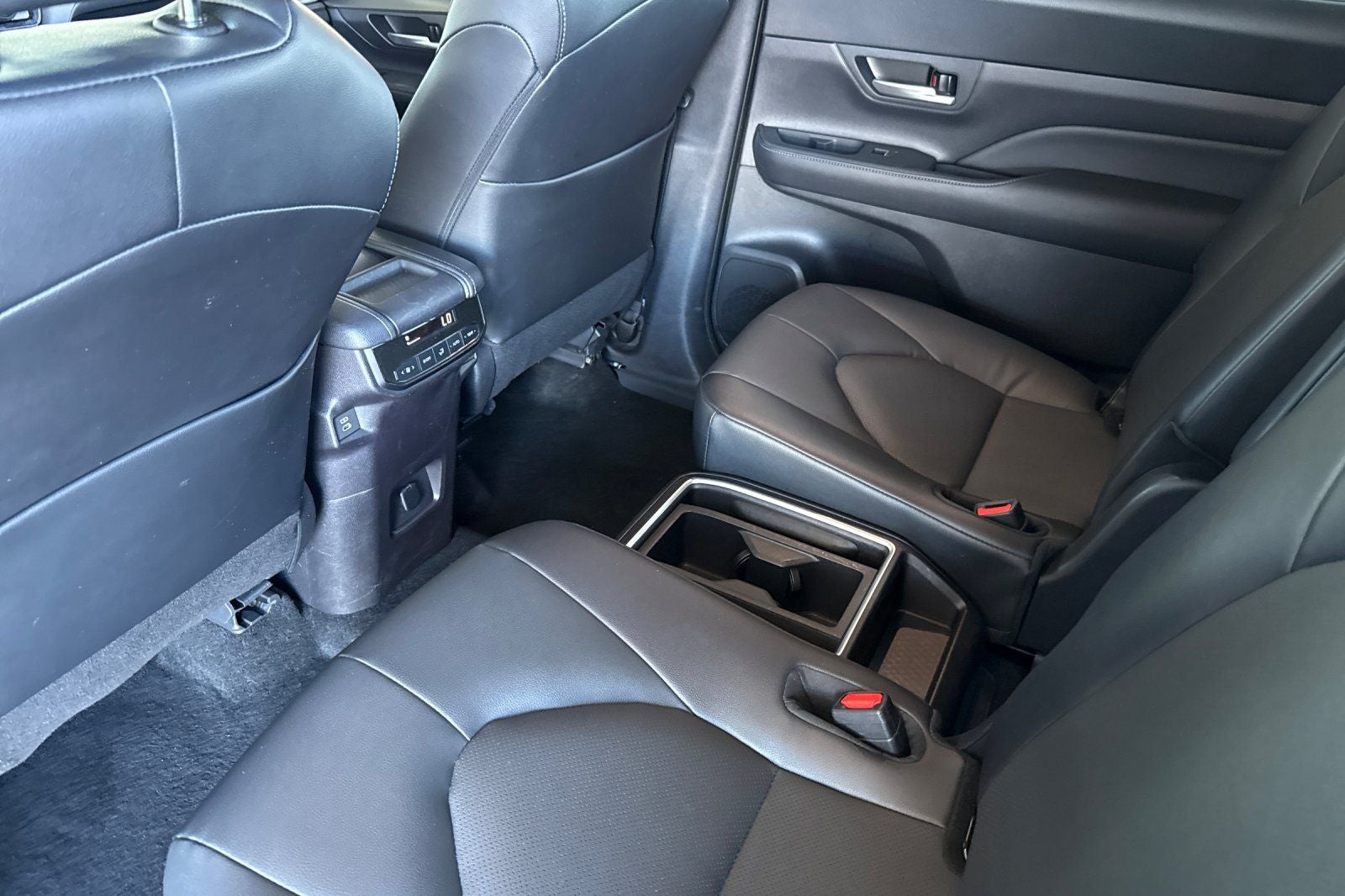 2025 Toyota Grand Highlander LE