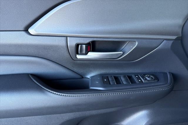 2025 Toyota Grand Highlander LE