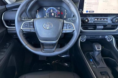 2025 Toyota Grand Highlander LE