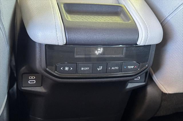 2025 Toyota Grand Highlander Hybrid LE