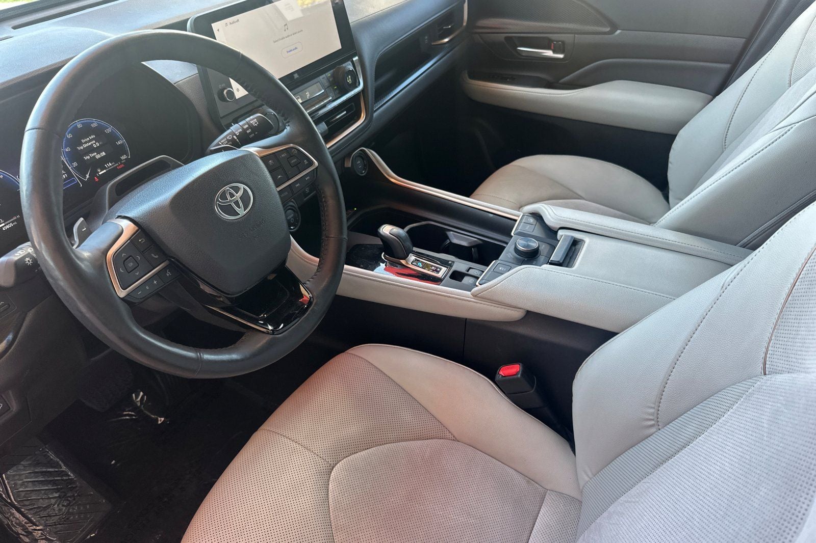 2025 Toyota Grand Highlander Hybrid MAX Platinum