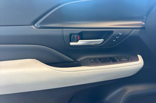 2025 Toyota Grand Highlander Hybrid MAX Platinum
