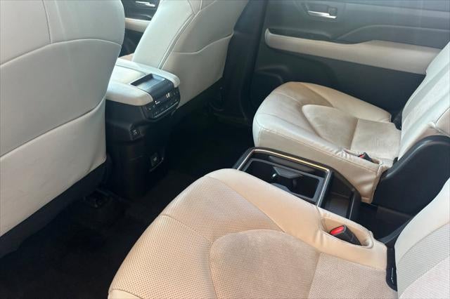 2025 Toyota Grand Highlander Hybrid MAX Platinum