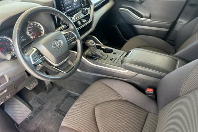 2022 Toyota Highlander LE