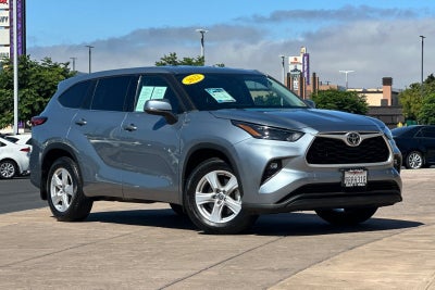 2022 Toyota Highlander LE