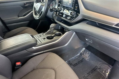 2022 Toyota Highlander LE