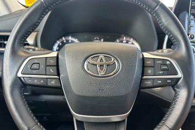 2022 Toyota Highlander LE
