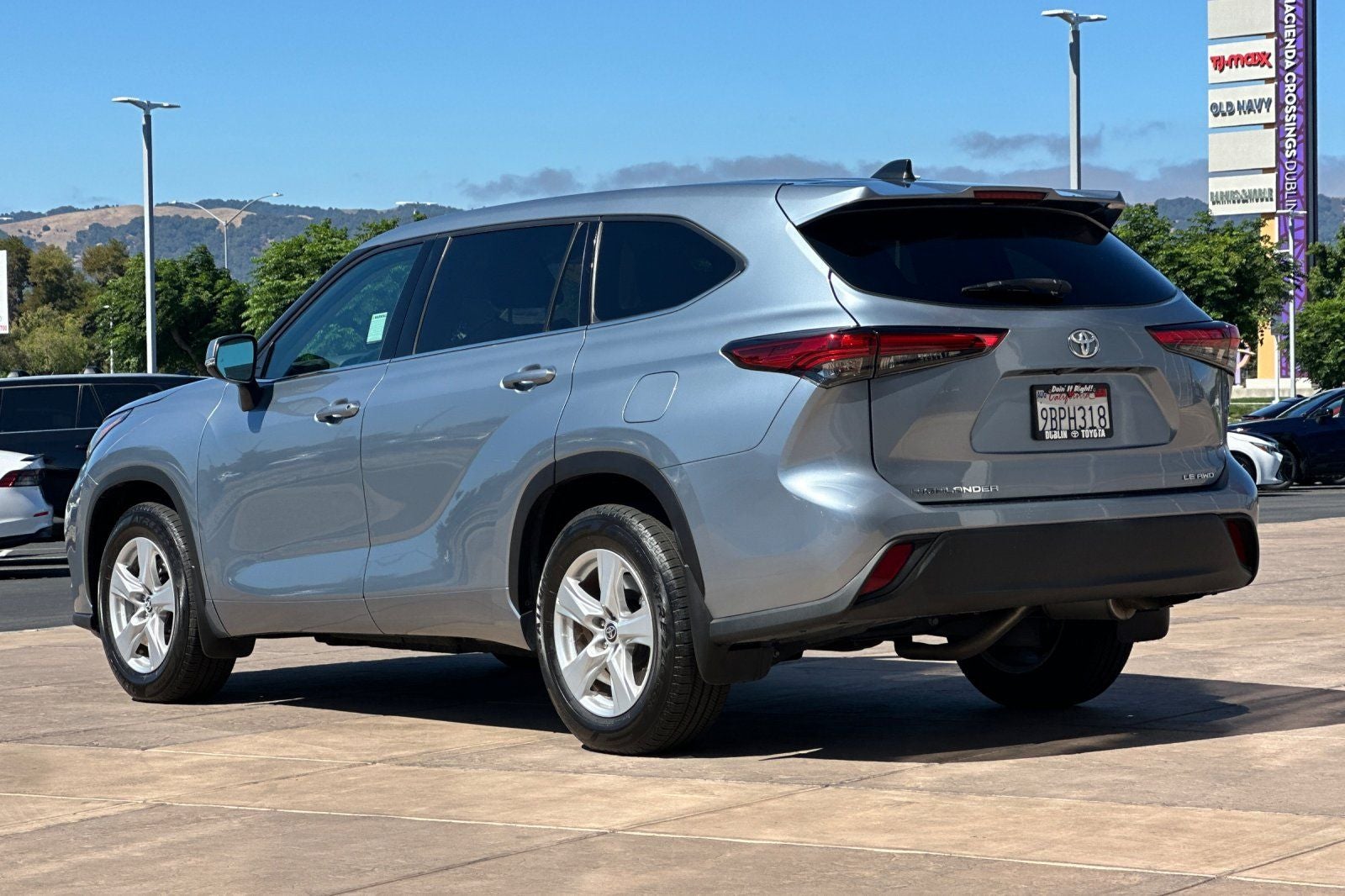2022 Toyota Highlander LE