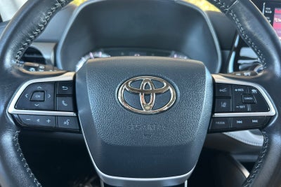 2022 Toyota Highlander LE
