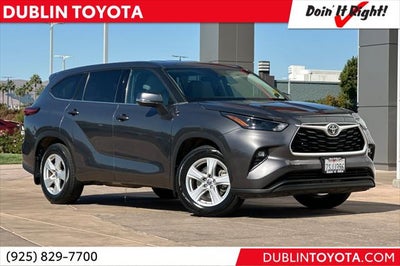 2022 Toyota Highlander LE