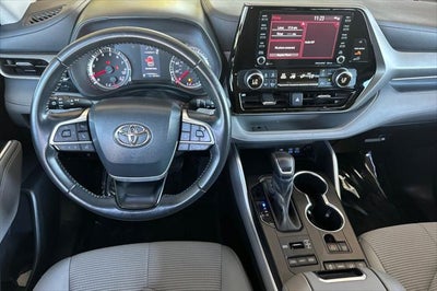 2022 Toyota Highlander LE