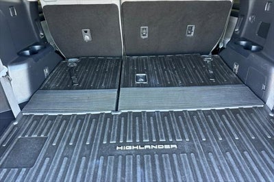 2022 Toyota Highlander LE
