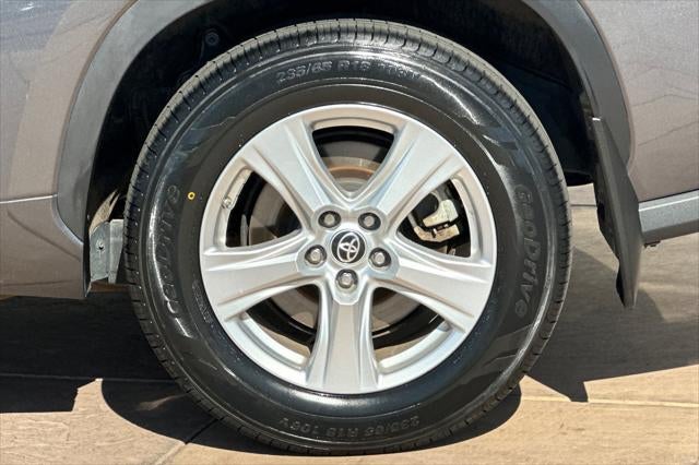 2022 Toyota Highlander LE